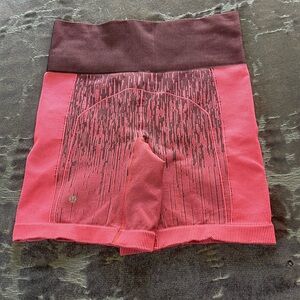 Lululemon Seamless High Rise Biker Shorts Pink Textured Knit XS/S
